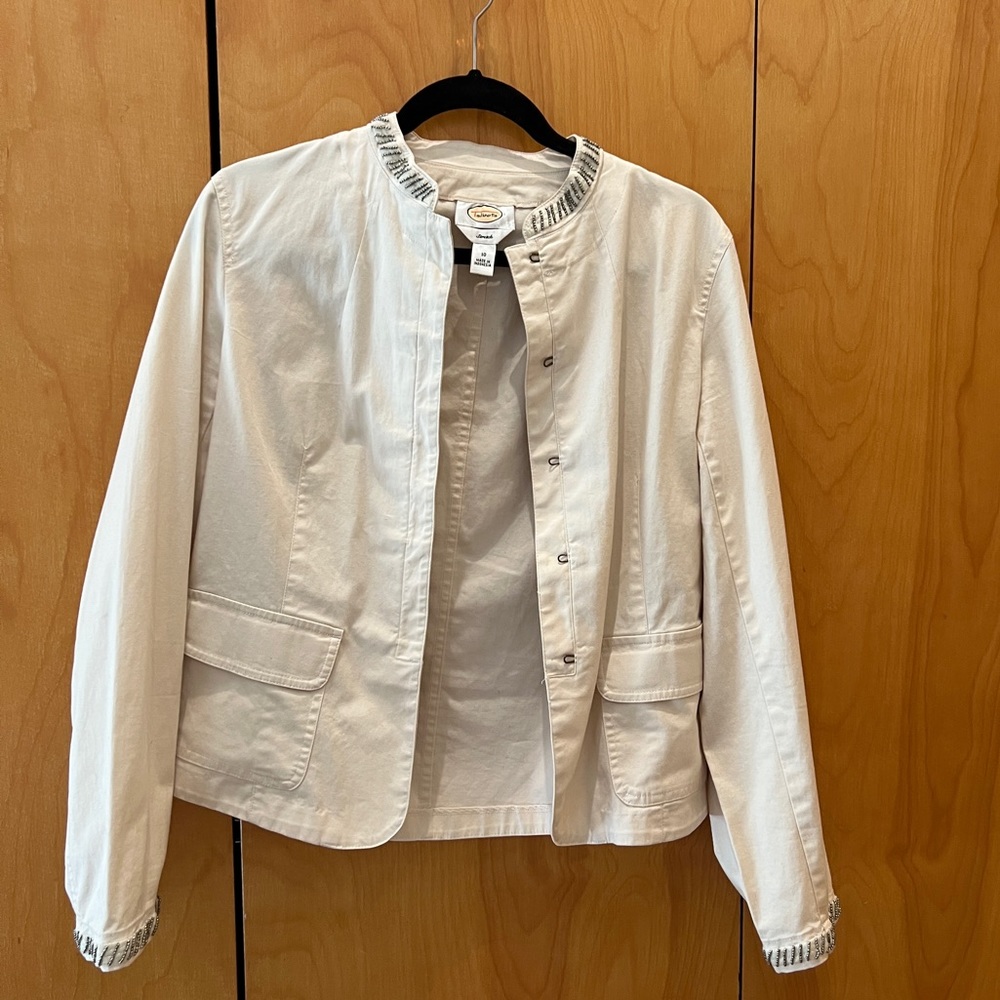 EUC Talbots White Stretch Denim Jacket w Pockets & embellished collar/cuffs